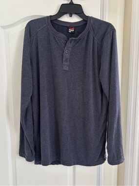 Men’s Long-Sleeve Henley Shirt in Charcoal